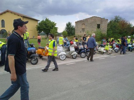 Sabato 4 Giugno: Raduno VESPA - Aero Club di Pisa