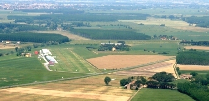 THE VALDERA AIRFIELD - LIAT - Aero Club Of Pisa